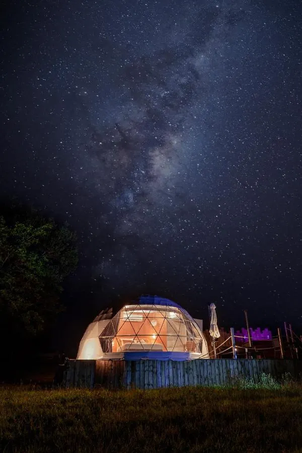 Luxe tent Au Champ De L'Insolite Miers Frankrijk