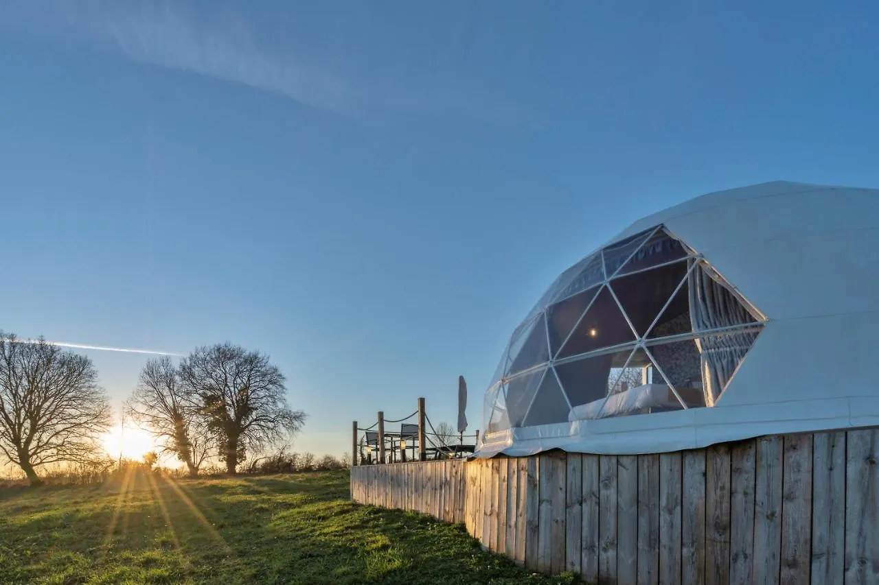 Luxe tent Au Champ De L'Insolite Miers